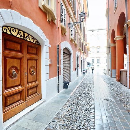 Loggia Dei Lovoleti Suite โมดินา ภายนอก รูปภาพ